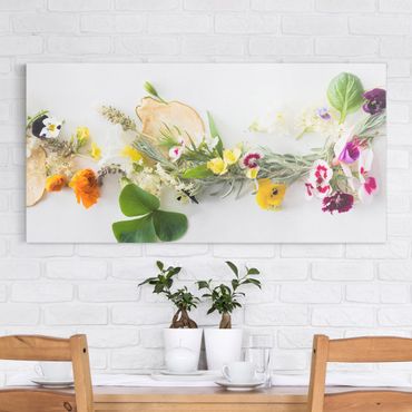 Obraz na płótnie - Świeże zioła z jadalnymi kwiatami