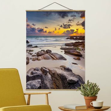 Plakat z wieszakiem - Wschód słońca na plaży w Tajlandii