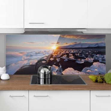 Panel szklany do kuchni - Lodowe kawałki na plaży Islandia