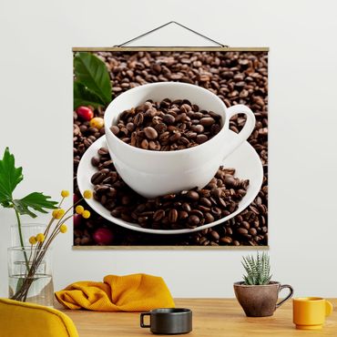 Plakat z wieszakiem - Filiżanka do kawy z palonymi ziarnami kawy
