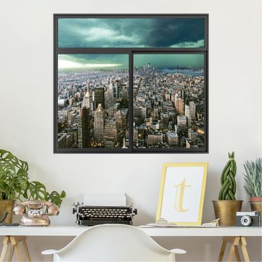 Naklejka na ścianę - Okno czarne panorama Nowego Jorku podczas burzy