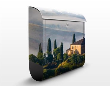 Skrzynka na listy - Posiadłość wiejska w Toskanii