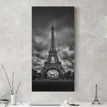 Obraz na płótnie - Wieża Eiffla na tle chmur, czarno-biała