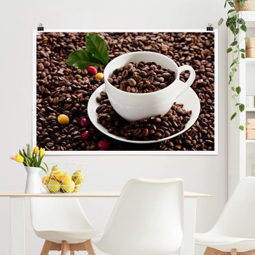 Plakat - Filiżanka do kawy z palonymi ziarnami kawy
