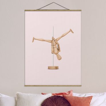 Plakat z wieszakiem - Poledance z figurą drewnianą