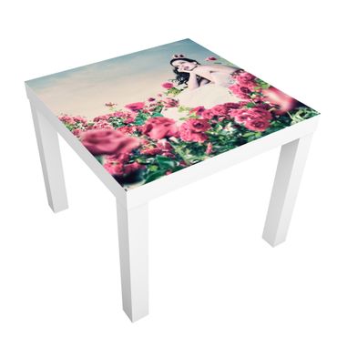Okleina meblowa IKEA - Lack stolik kawowy - Kobieta na polu róż