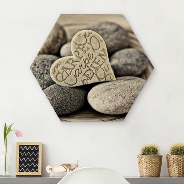 Obraz heksagonalny z drewna - Carpe Diem Serce z kamieniami