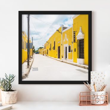 Plakat w ramie - Miasto w kolorze żółtym