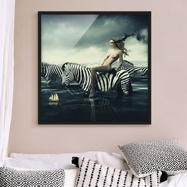 Plakat w ramie - Kobieta naga z zebrami