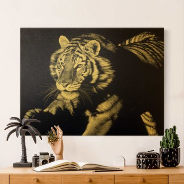 Złoty obraz na płótnie - Tygrys w świetle słonecznym na tle czarnego nieba