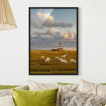 Plakat w ramie - Latarnia morska na Morzu Północnym ze stadem owiec