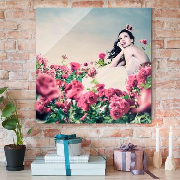 Obraz na szkle - Kobieta na polu róż