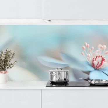 Panel ścienny do kuchni - Kwiaty w kolorze jasnoniebieskim