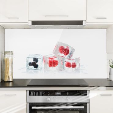 Panel szklany do kuchni - Owoce w kostce lodu