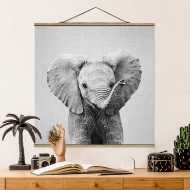 Plakat z wieszakiem - Baby Elephant Elsa Black And White - Kwadrat 1:1