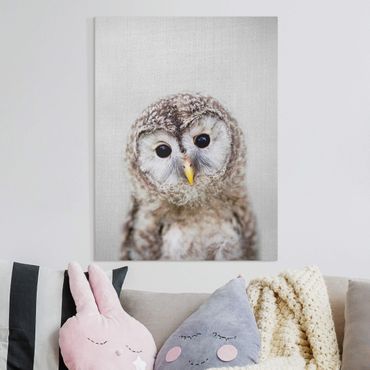 Obraz na płótnie - Baby Owl Erika - Format pionowy 3:4
