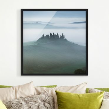 Plakat w ramie - Dom wiejski we mgle
