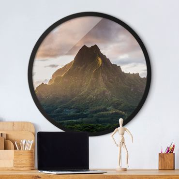Okrągły obraz z ramką - The Mountain