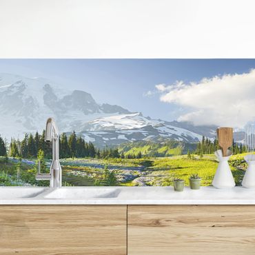 Panel ścienny do kuchni - Górska łąka z kwiatami na tle góry Rainier