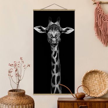 Plakat z wieszakiem - Portret ciemnej żyrafy