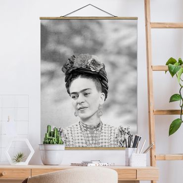 Plakat z wieszakiem - Frida Kahlo Portrait  - Format pionowy 3:4