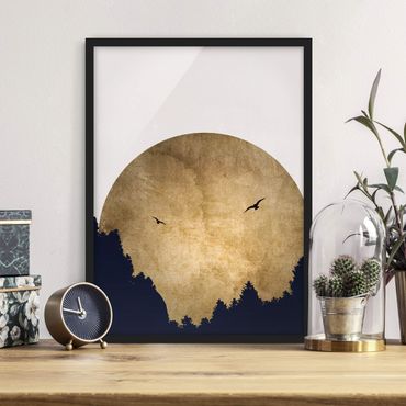 Plakat w ramie - Złoty księżyc w lesie