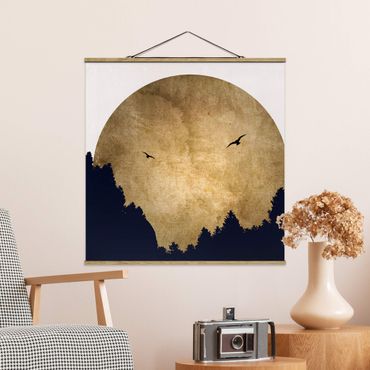 Plakat z wieszakiem - Złoty księżyc w lesie