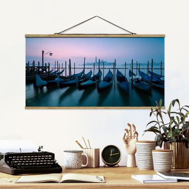Plakat z wieszakiem - Gondola w Wenecji o zachodzie słońca