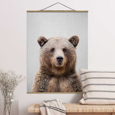 Plakat z wieszakiem - Grizzly Bear Gustel - Format pionowy 3:4