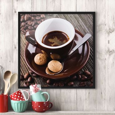 Plakat w ramie - Filiżanka do kawy z ziarnami kawy