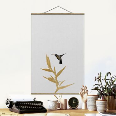 Plakat z wieszakiem - Koliber i złoty kwiat tropikalny II