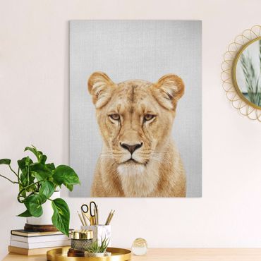 Obraz na płótnie - Lioness Lisa - Format pionowy 3:4