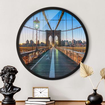 Okrągły obraz w ramie - Dawn On The Brooklyn Bridge