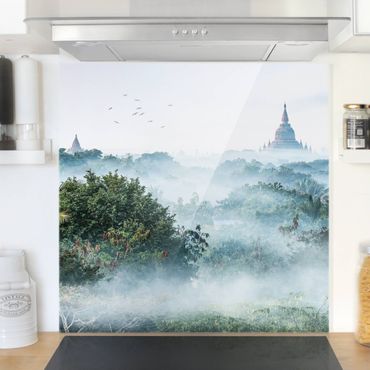 Panel szklany do kuchni - Poranna mgła nad dżunglą Bagan