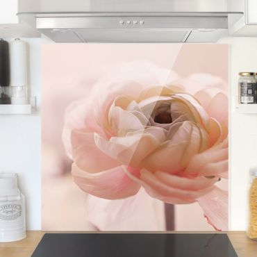 Panel szklany do kuchni - Różowy kwiat w centrum uwagi