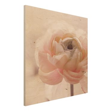 Obraz z drewna - Różowy kwiat w centrum uwagi