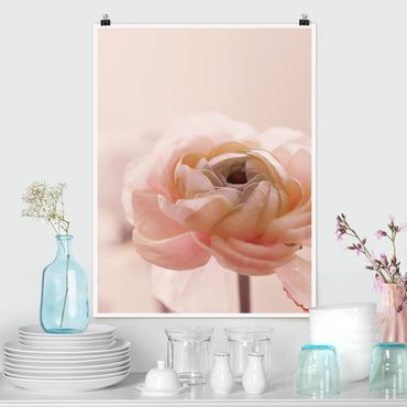 Plakat - Różowy kwiat w centrum uwagi
