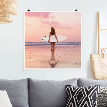 Plakat reprodukcja obrazu - Surfer Girl With Board At Sunset