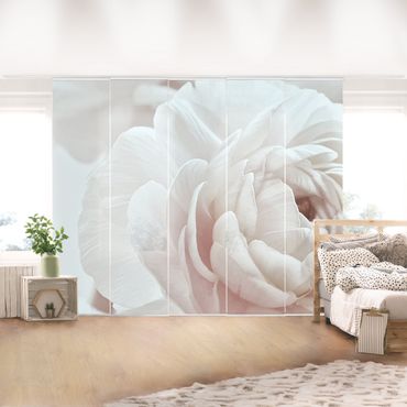 Zasłony panelowe zestaw - Biały kwiat w morzu kwiatów