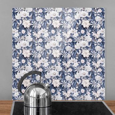 Panel szklany do kuchni - Białe kwiaty na tle błękitu