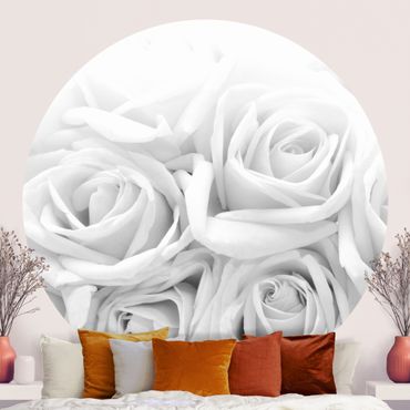 Okrągła tapeta samoprzylepna - Białe róże w czerni i bieli