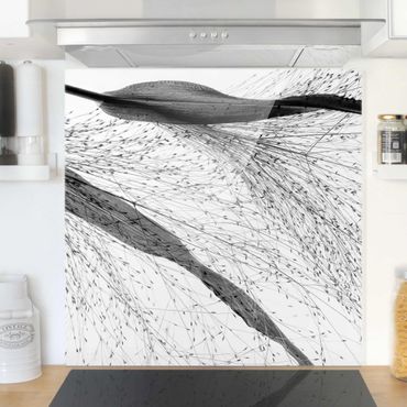 Panel szklany do kuchni - Trzcina z delikatnymi pąkami czarno-biały