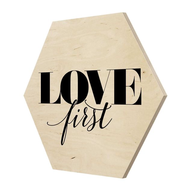Obraz heksagonalny z drewna - Miłość przede wszystkim