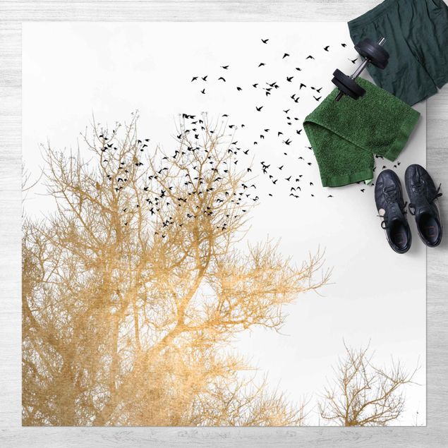dywan zewnętrzny Stado ptaków na tle złotego drzewa
