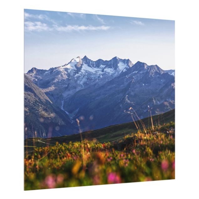 Panel szklany do kuchni - Kwietna łąka w górach