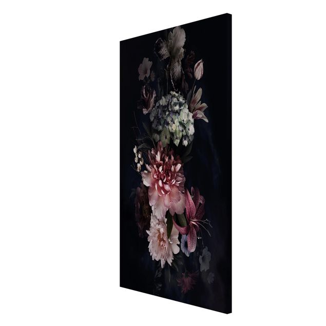 Obrazy nowoczesne Kwiaty z mgłą na czarnym tle
