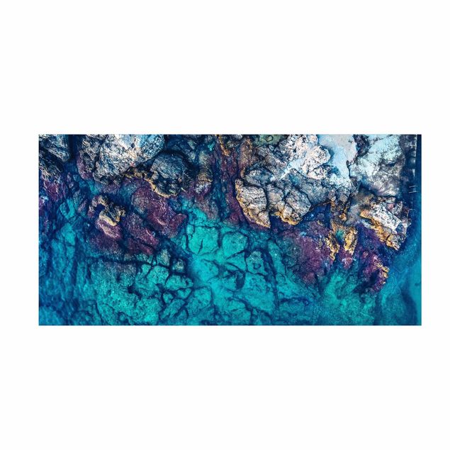 nowoczesny dywan Widok z góry na kolorowe skaliste wybrzeże