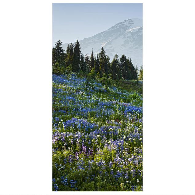Parawan pokojowy Mountain Meadow With Blue Flowers in Front of Mt. Rainier