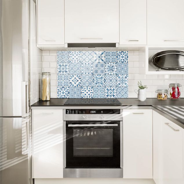 Panele szklane do kuchni Przykładowe płytki niebiesko-biały
