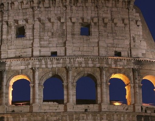 Skrzynka na listy - Colosseum w Rzymie nocą